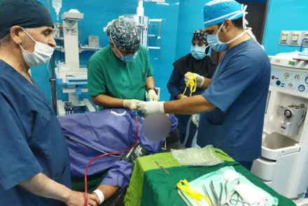 انجام موفقیت آمیز اولین عمل جراحی بینی در اتاق عمل بیمارستان خاتم الانبیا نطنز توسط متخصص گوش و حلق و بینی، جناب آقای دکتر تیموری