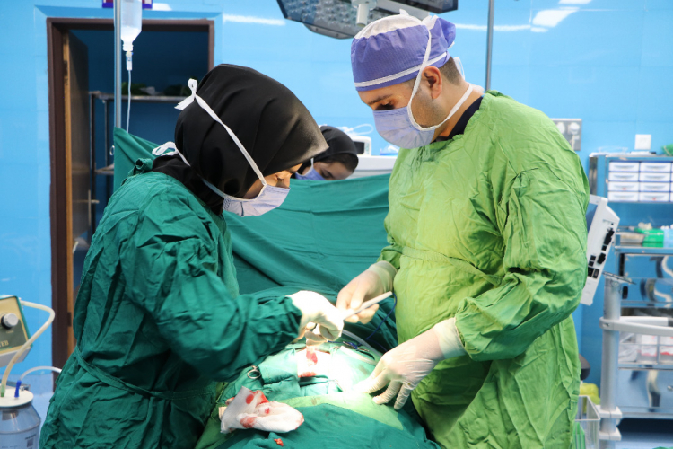 بخش هایی از اقدامات قابل انجام در اتاق عمل جراحی عمومی و زیبایی بیمارستان خاتم الانبیاء